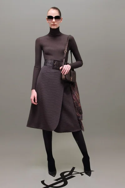 Look 16